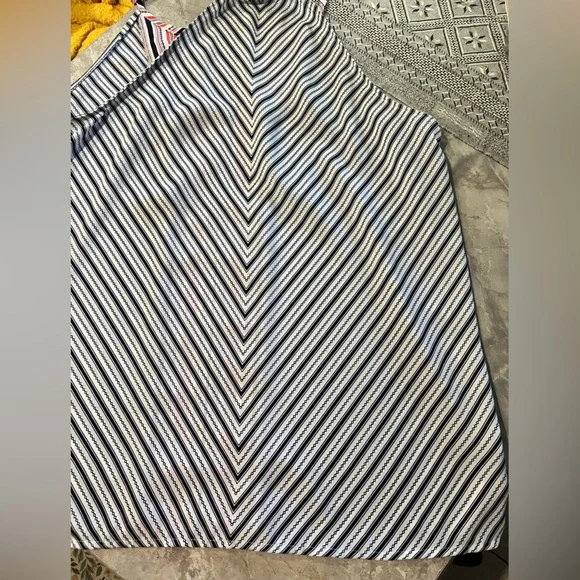 LOFT Sleeveless Top - Picture 6 of 8